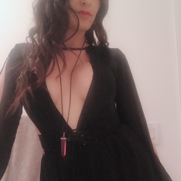 Meet your Posher, Alexandra Lee - Picture 6 of 9